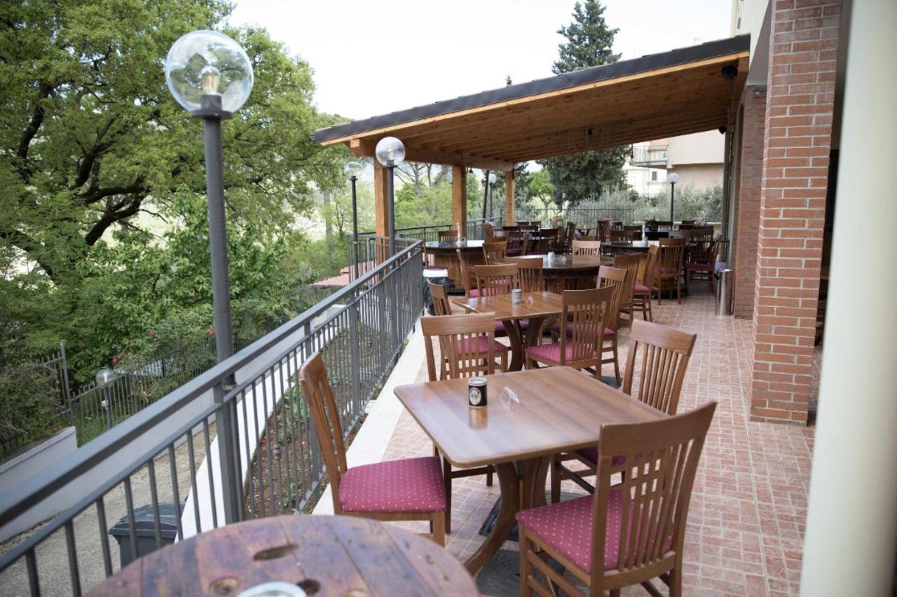 Hotel Divino Bistrot E Relais Lenola Exterior foto